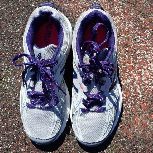 New Balance  sneakers NWOB - Picture 1 of 8